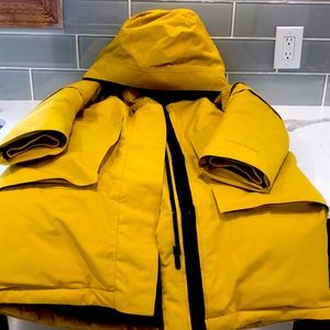 Women's LULULEMON size ten winter coat